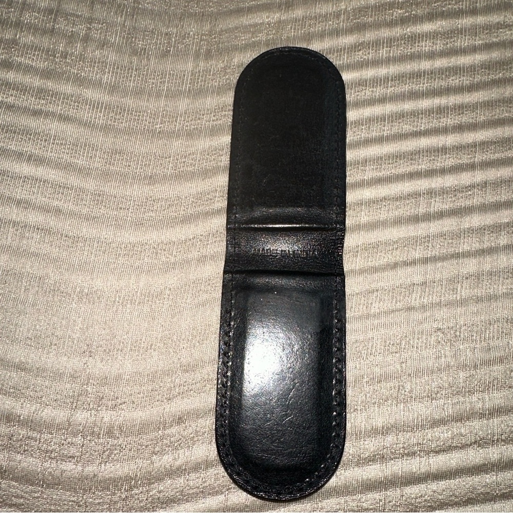 Coach Small Magnetic Money Clip Black Leather Vintage Fashion Accessory- MINT